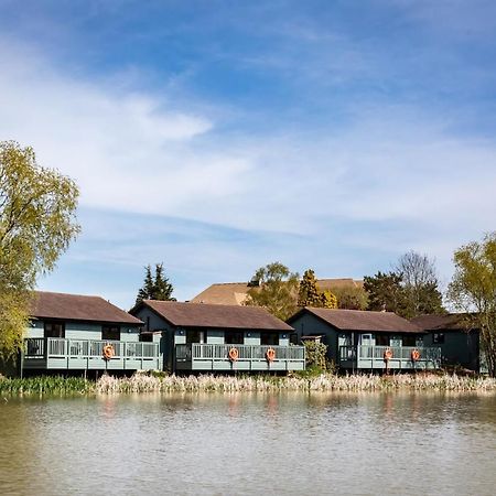 The Vale Golf & Country Club Villa Bishampton Dış mekan fotoğraf
