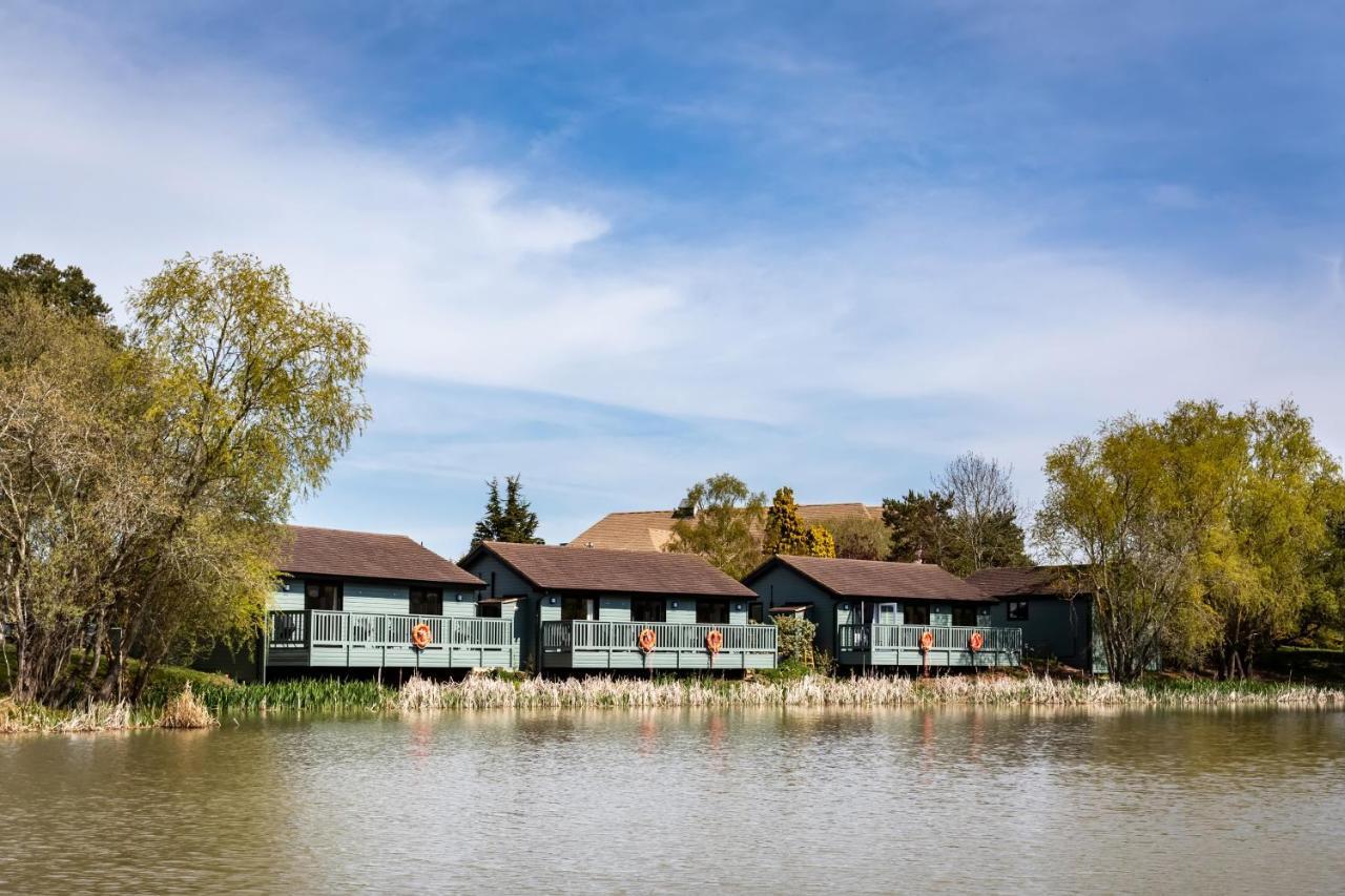 The Vale Golf & Country Club Villa Bishampton Dış mekan fotoğraf