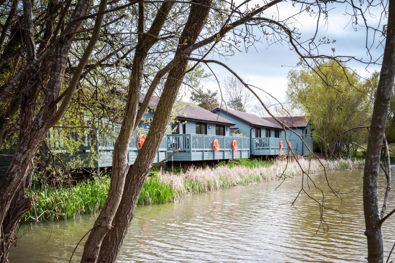 The Vale Golf & Country Club Villa Bishampton Dış mekan fotoğraf