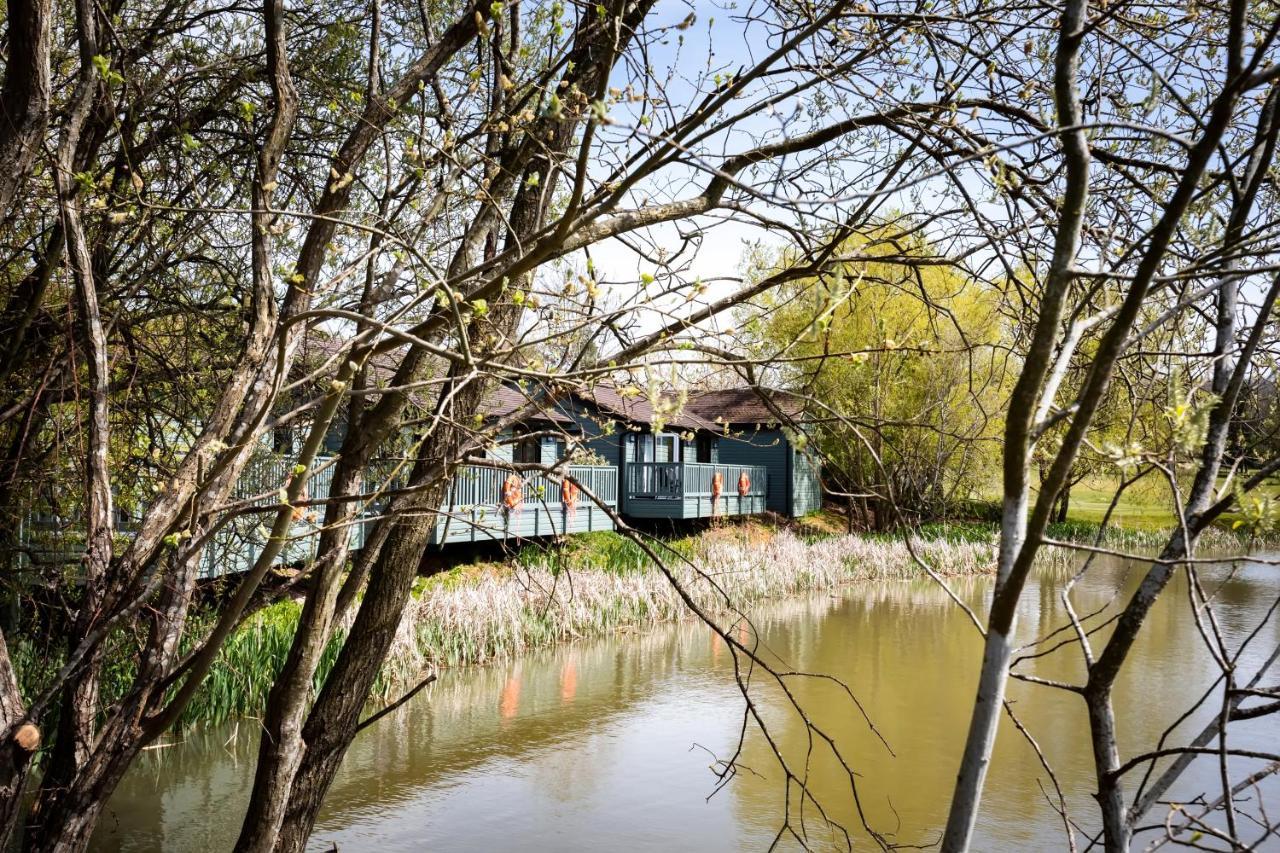 The Vale Golf & Country Club Villa Bishampton Dış mekan fotoğraf