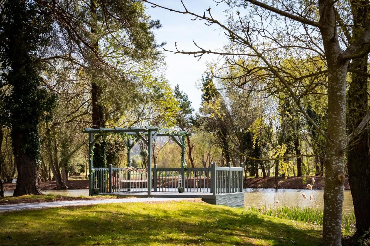 The Vale Golf & Country Club Villa Bishampton Dış mekan fotoğraf
